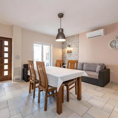 Private In Petrcane By The Sea Holiday home Kozino