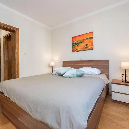 Holiday home Private In Petrcane By The Sea Kozino