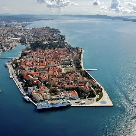 Private In Petrcane By The Sea