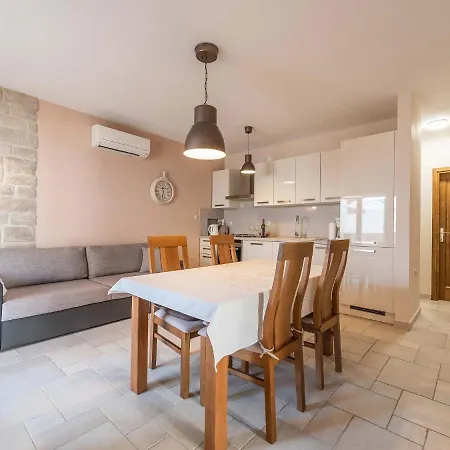 Private In Petrcane By The Sea Kozino