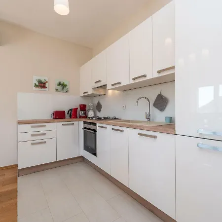 Private In Petrcane By The Sea Kozino